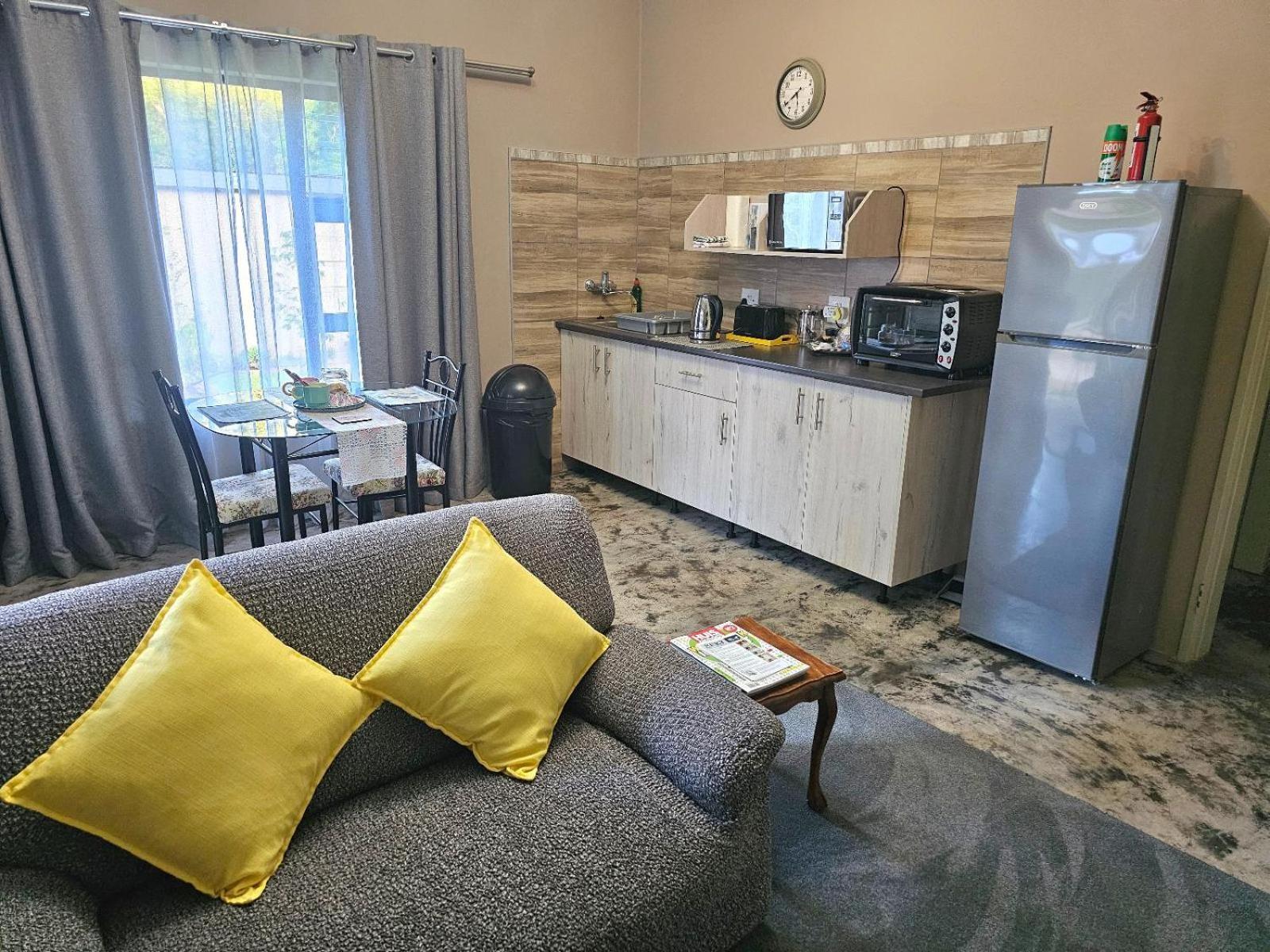 Apricity Inn Louis Trichardt Zimmer foto